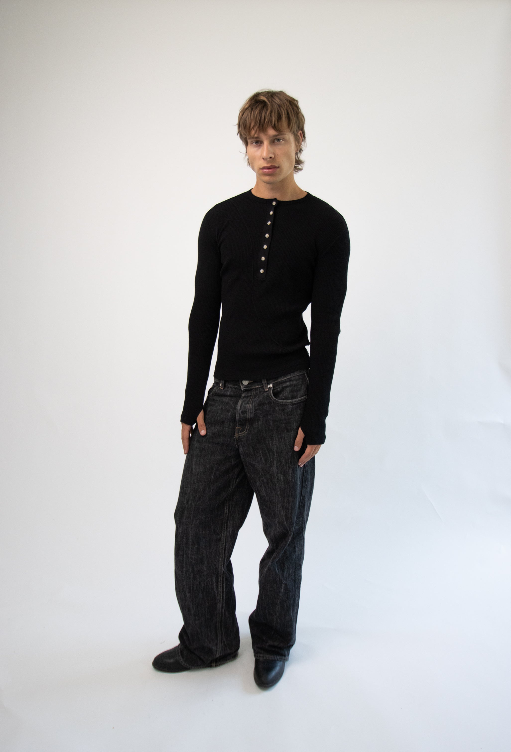 SLIM LIGHT BUTTON SHIRT BLACK