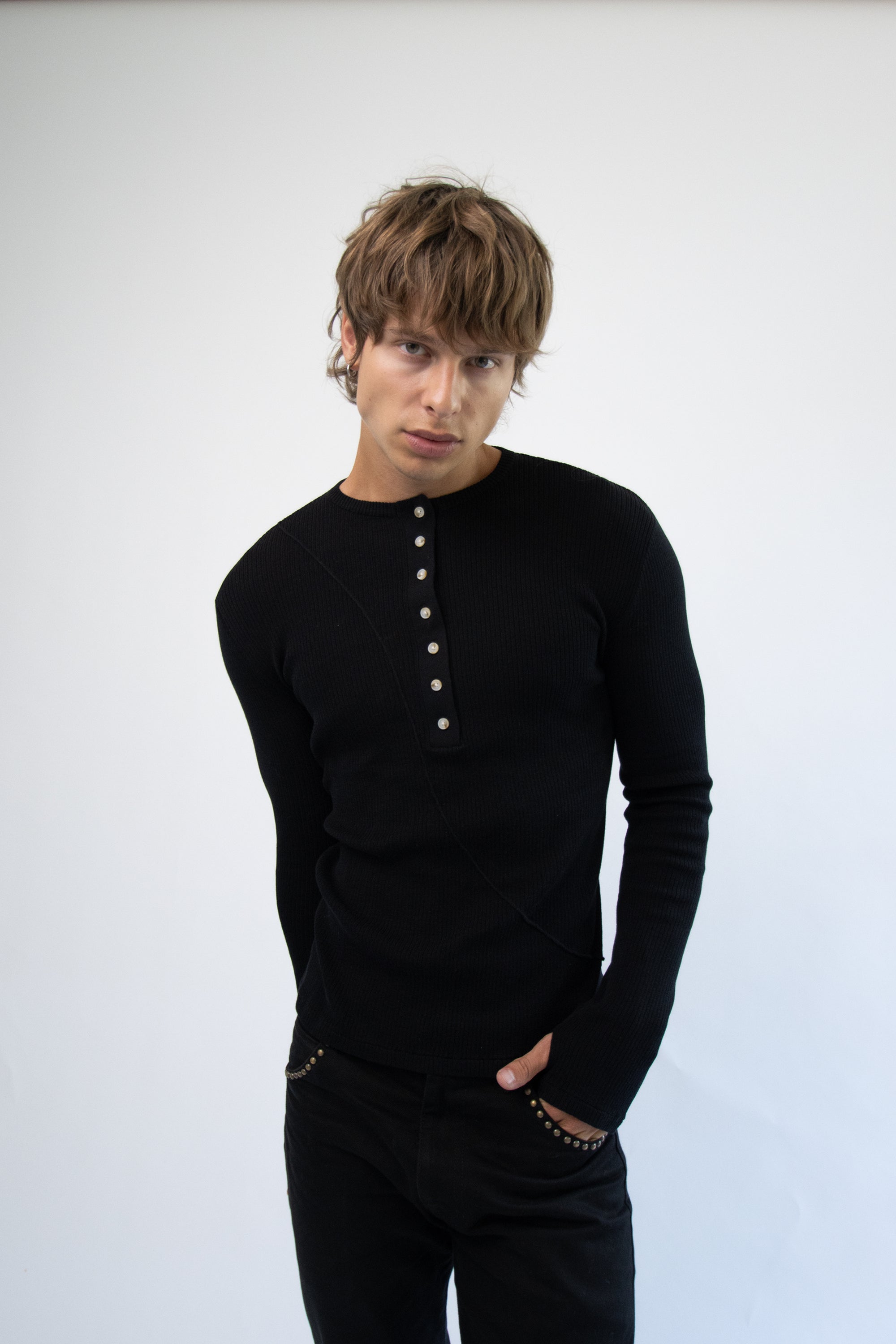SLIM LIGHT BUTTON SHIRT BLACK